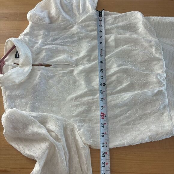 NWT Karl Lagerfeld Paris Women’s Small White Keyhole Mock Turtleneck Puff Sleeve - Picture 11 of 11